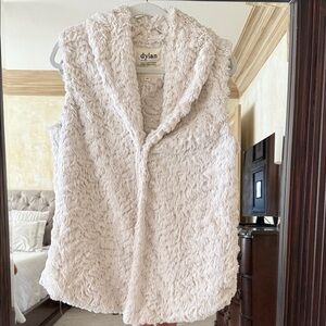 Dylan Soft Cream faux fur Vest slightly oversized